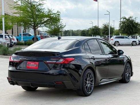 Used 2025 Toyota Camry XSE FWD image 4
