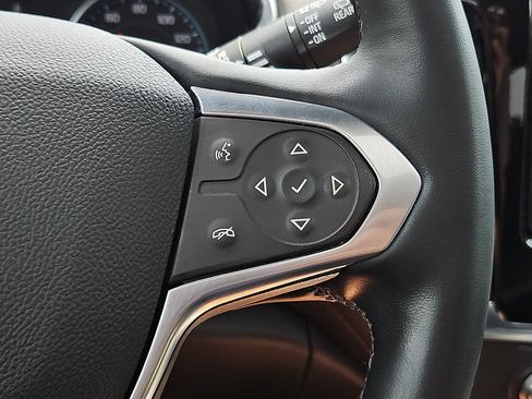 Used 2023 Chevrolet Traverse RS AWD/4WD image 23