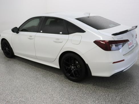 Used 2025 Honda Civic Sport image 9