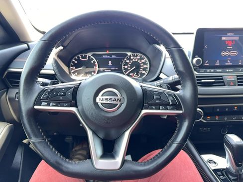 Used 2021 Nissan Altima 2.5 SR image 3