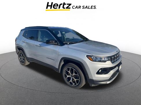 Used 2025 Jeep Compass Limited image 1