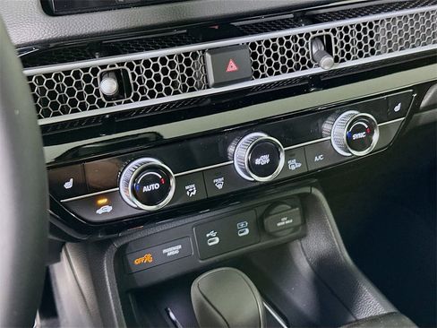 Used 2025 Honda Civic Sport Touring image 14