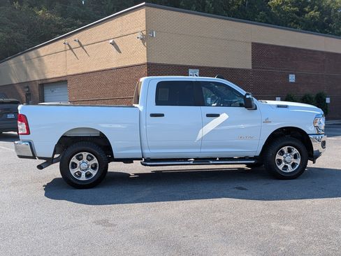 Used 2024 RAM 2500 Big Horn AWD/4WD image 10