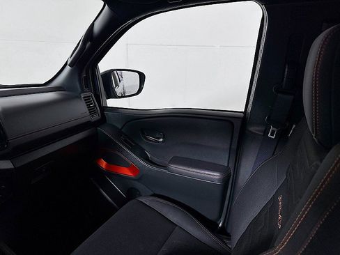 Used 2022 Nissan Frontier PRO-4X w/ Off-Road Protection Package image 23