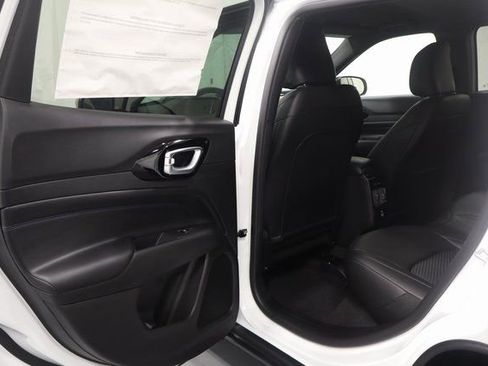 New 2026 Jeep Compass Latitude AWD/4WD image 12