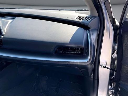 Used 2025 Toyota Prius LE image 25