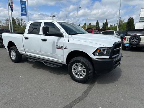 Used 2016 RAM 2500 Tradesman w/ Cold Weather Group AWD/4WD image 9