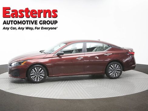 Used 2025 Nissan Altima 2.5 SV FWD image 56