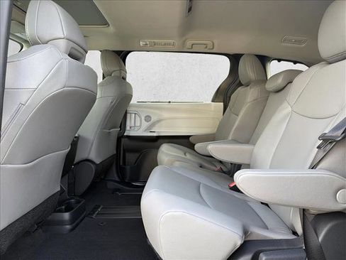 Certified 2026 Toyota Sienna XLE image 23