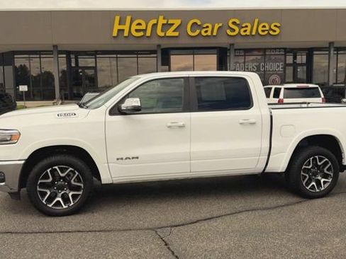 Used 2025 RAM 1500 Laramie AWD/4WD image 5