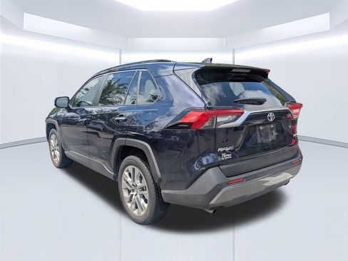Used 2020 Toyota RAV4 Limited FWD image 19