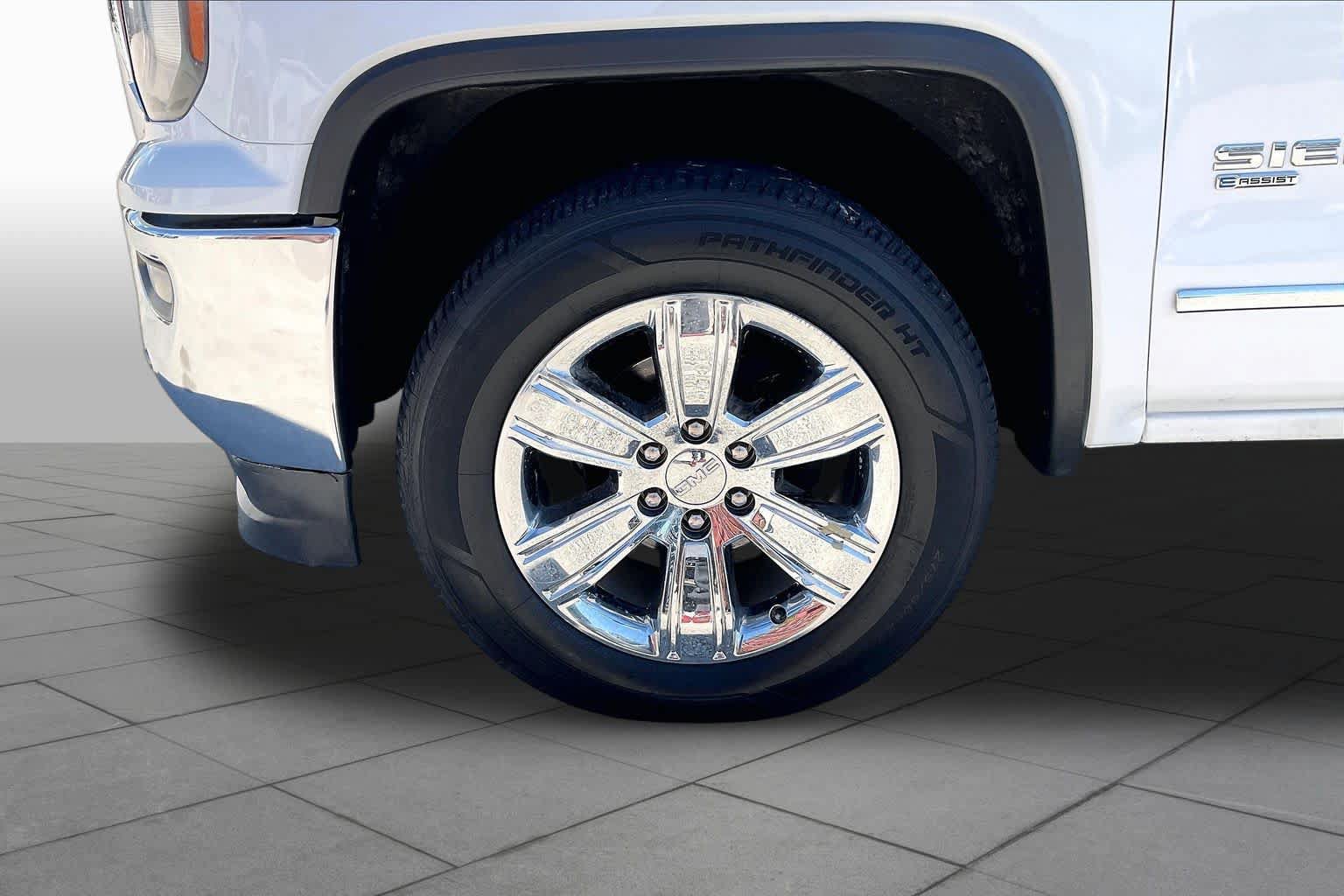 Used 2018 GMC Sierra 1500 SLT AWD/4WD image 11