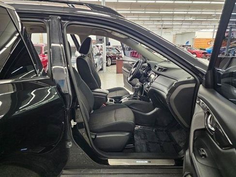 Used 2018 Nissan Rogue SV AWD/4WD image 33