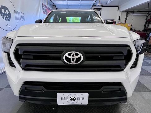 Used 2024 Toyota Tacoma SR image 8
