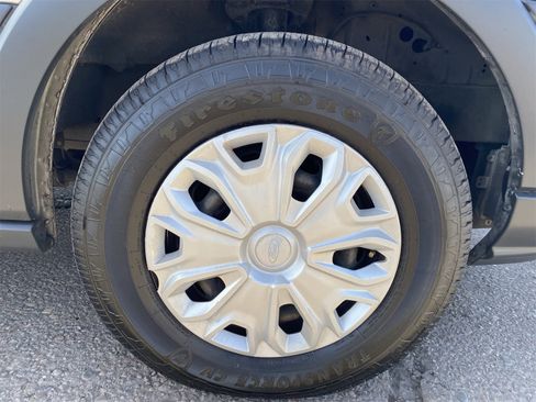 Used 2017 Ford Transit 150 XLT image 10