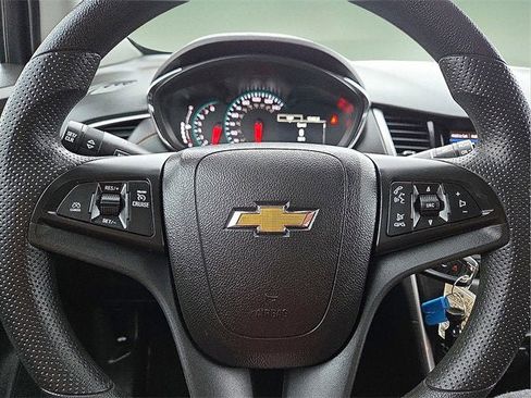 Used 2022 Chevrolet Trax LS w/ Tint and Cruise Package image 24