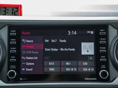 Used 2022 Toyota Tacoma TRD Sport w/ Technology Package AWD/4WD image 24