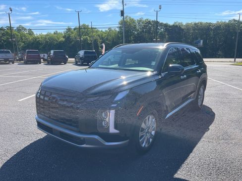 Used 2024 Hyundai Palisade SEL FWD image 3