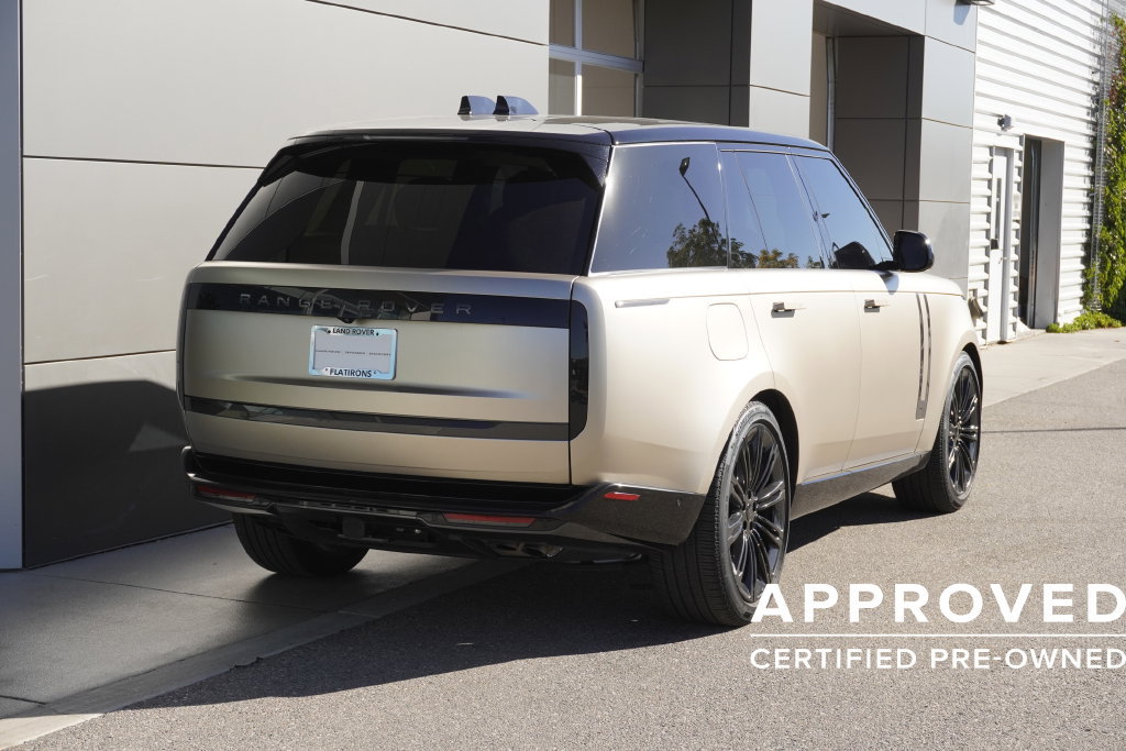 Used 2026 Land Rover Range Rover SE AWD/4WD image 2