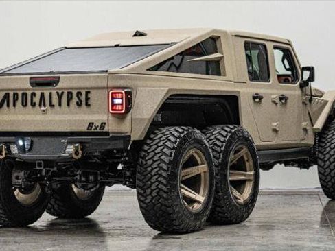 Used 2023 Jeep Gladiator Sport image 7