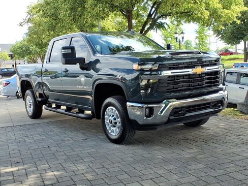Used 2026 Chevrolet Silverado 2500 LT w/ Leather Package AWD/4WD image 6