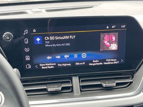 Used 2025 Chevrolet Trax LT w/ LT Convenience Package image 21