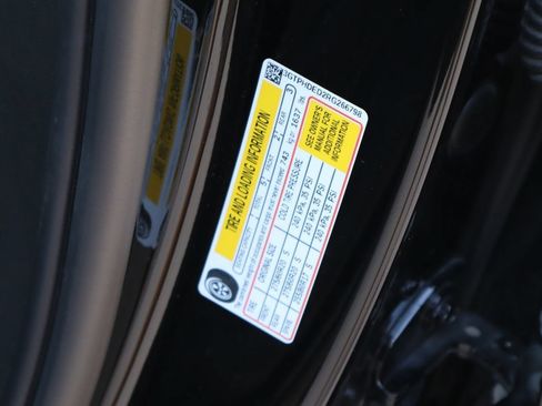 Used 2024 GMC Sierra 1500 SLT RWD image 31
