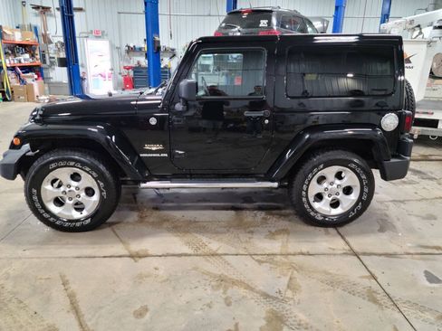 Used 2013 Jeep Wrangler Sahara w/ Dual Top Group AWD/4WD image 2