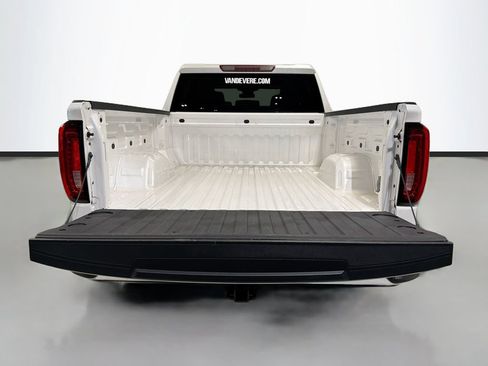 Used 2023 GMC Sierra 1500 SLT AWD/4WD image 27