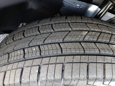 New 2025 Jeep Grand Cherokee L Limited image 15