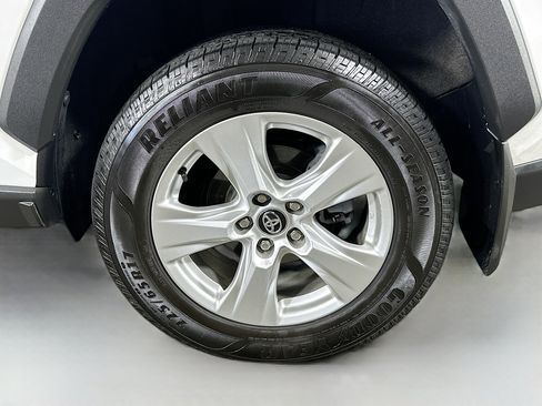 Used 2020 Toyota RAV4 XLE w/ Convenience Package image 29