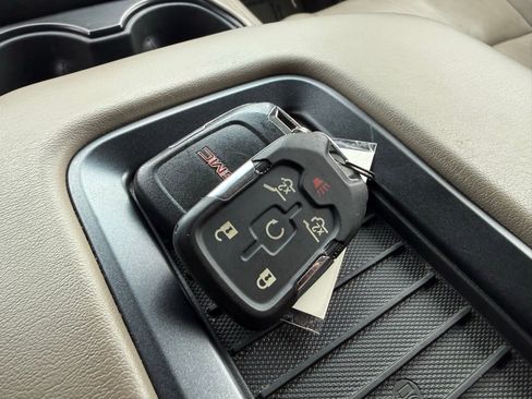 Used 2016 GMC Yukon SLT image 39