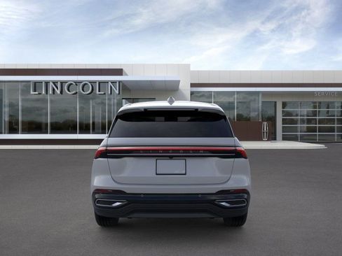 New 2026 Lincoln Nautilus Premier image 5