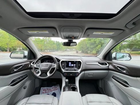 Used 2017 GMC Acadia SLT w/ LPO, Floor Liner Package AWD/4WD image 27