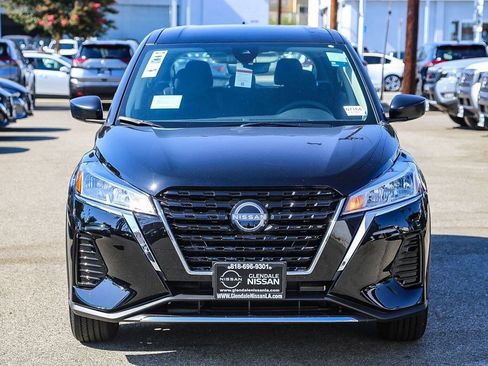New 2025 Nissan Kicks Play S w/ Interior Electronics Package FWD image 2