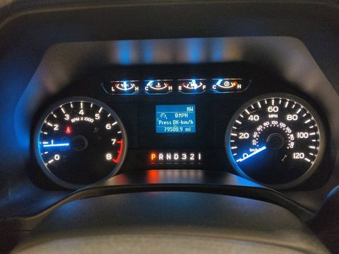 Used 2015 Ford F150 XLT image 23