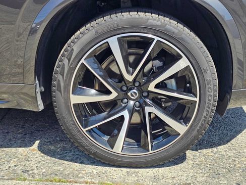 Certified 2023 Volvo XC90 B6 Plus w/ Protection Package Premier AWD/4WD image 9