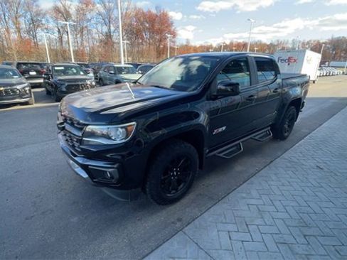 Used 2021 Chevrolet Colorado Z71 w/ Z71 Midnight Edition image 4