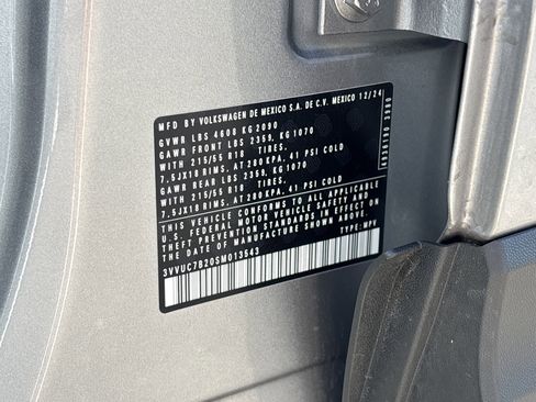 Used 2025 Volkswagen Taos SE image 31