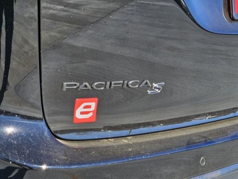 New 2026 Chrysler Pacifica Limited w/ S Appearance Package image 37