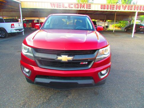 Used 2017 Chevrolet Colorado Z71 image 2