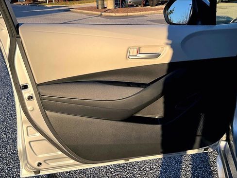 Used 2020 Toyota Corolla LE w/ LE Convenience Package image 20