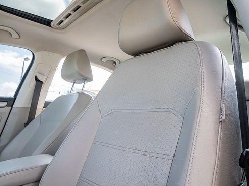 Used 2015 Volkswagen Passat TDI SE image 24