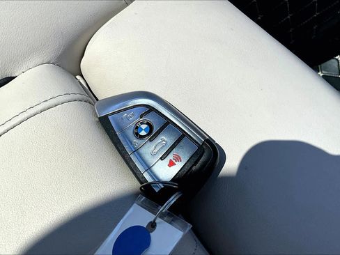 Used 2022 BMW X5 sDrive40i w/ M Sport Package RWD image 14