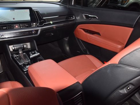 Used 2024 Kia Sportage SX image 17