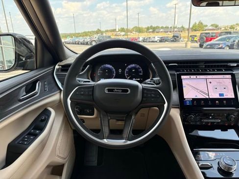 New 2025 Jeep Grand Cherokee L Limited w/ Black Appearance Package image 14