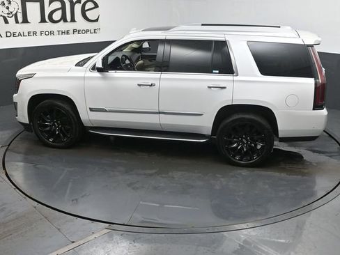 Used 2019 Cadillac Escalade Luxury image 45