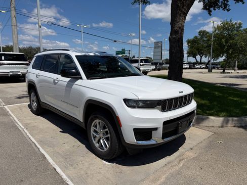 Used 2024 Jeep Grand Cherokee Limited 4xe AWD/4WD image 3