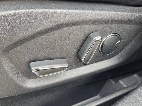 Used 2018 Ford Edge Titanium w/ Technology Package FWD image 20