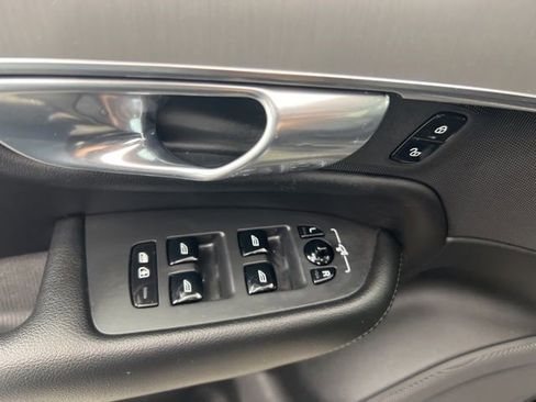 Used 2023 Volvo XC90 B5 Core w/ Climate Package image 13